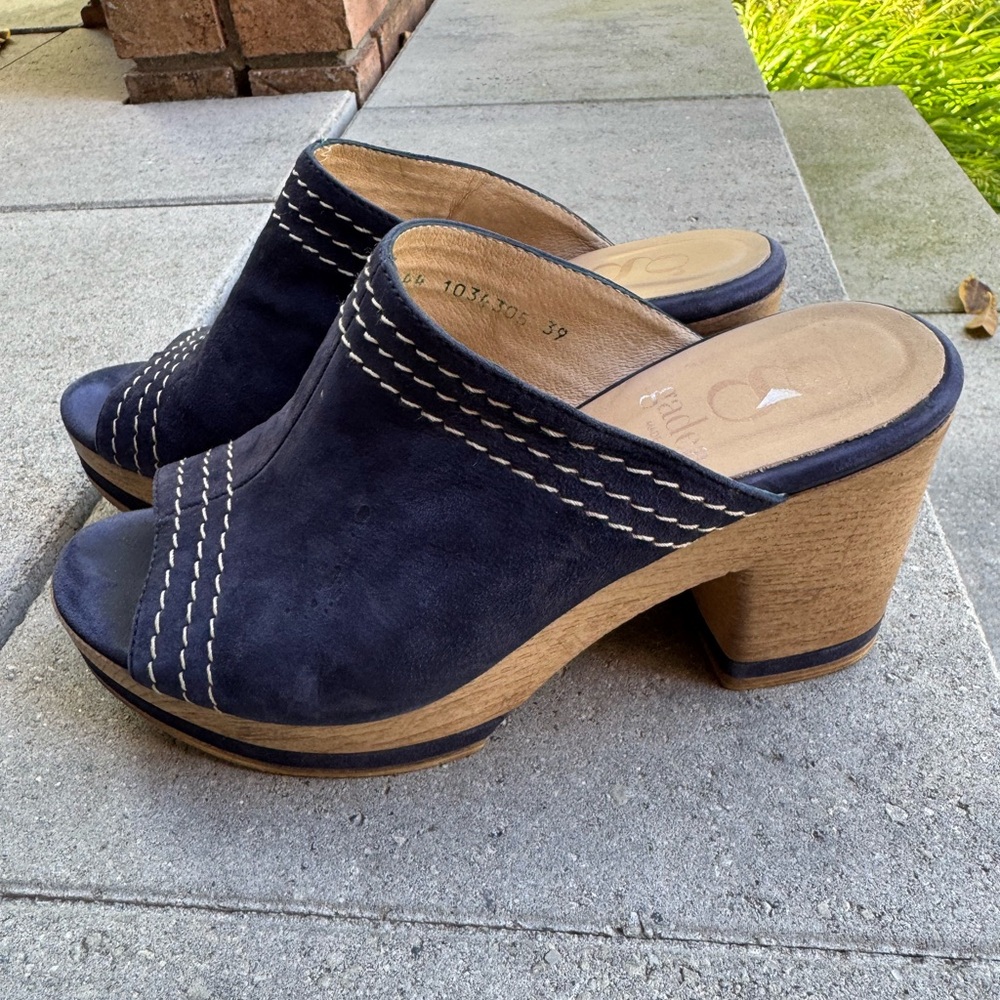 Women's Navy Blue Mules